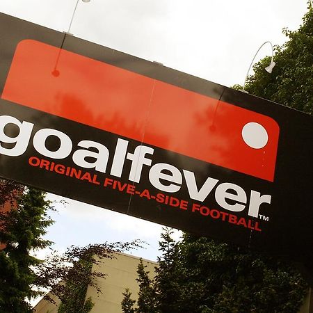 Goalfever Sports & Guesthouse Essen Buitenkant foto